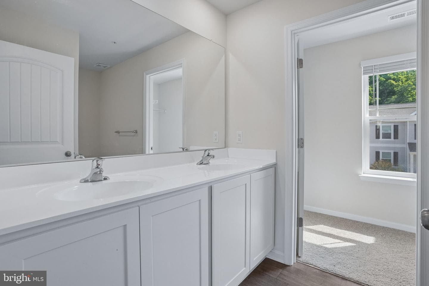 102 Flying Cloud Drive photo 40
