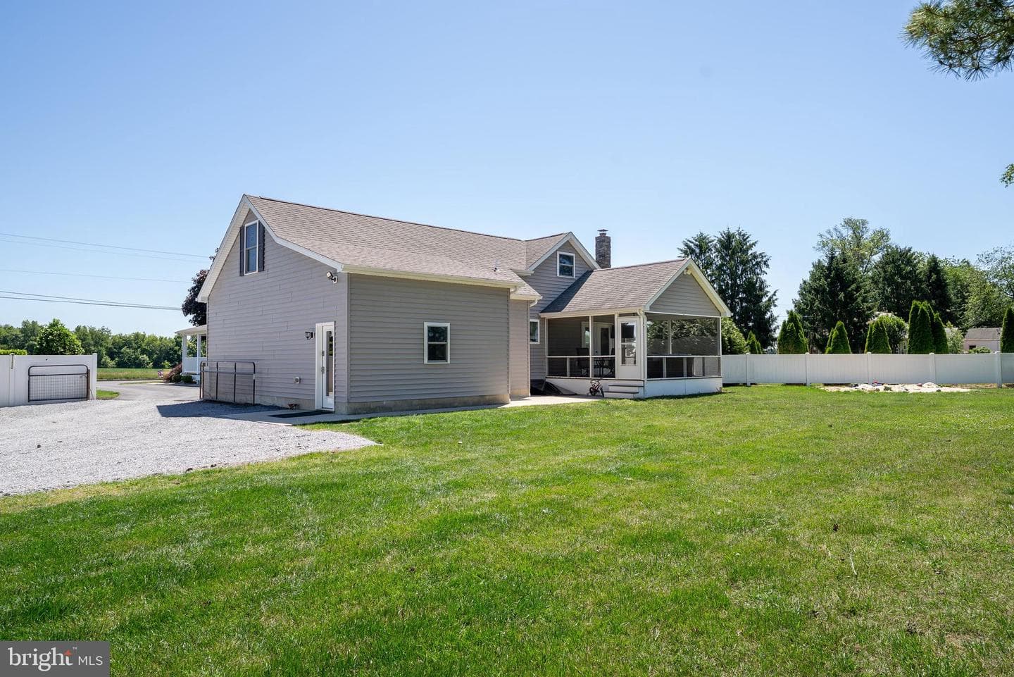10672 Worton Road photo 4