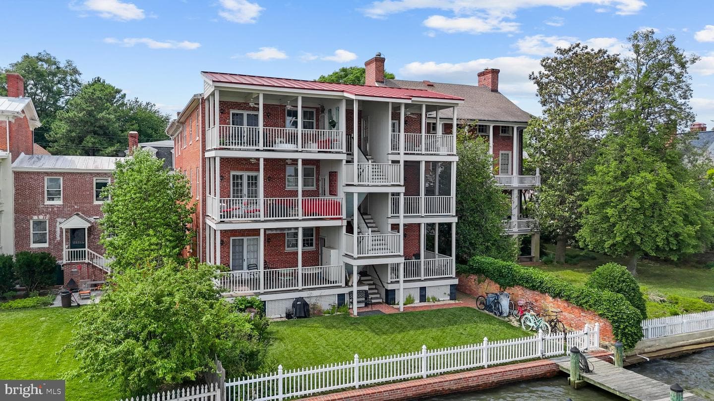 105 N Water St # 2 photo 32