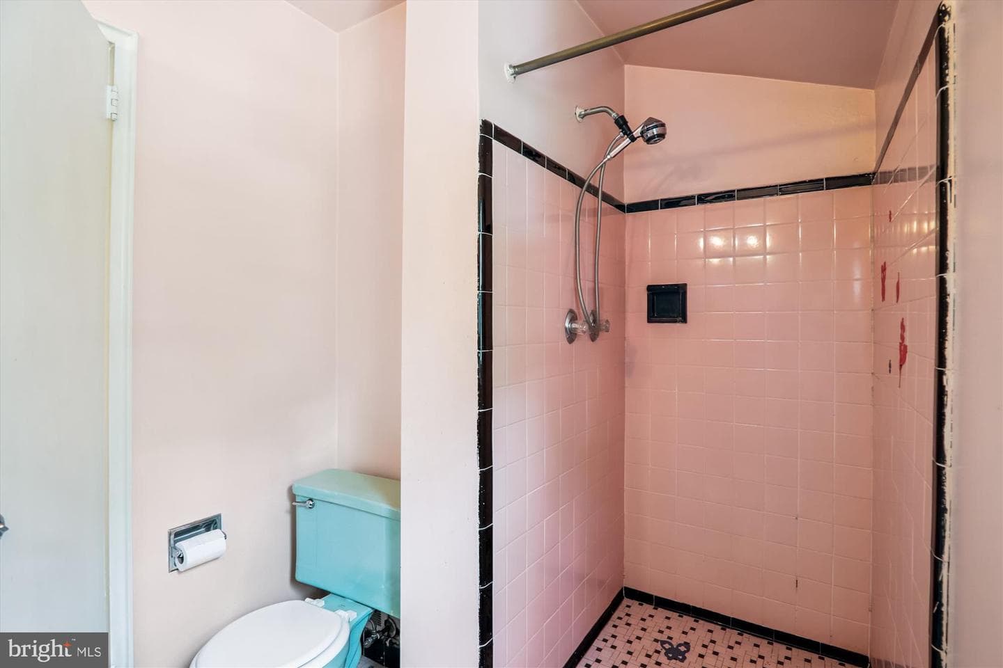 9507 Adelphi Road photo 28