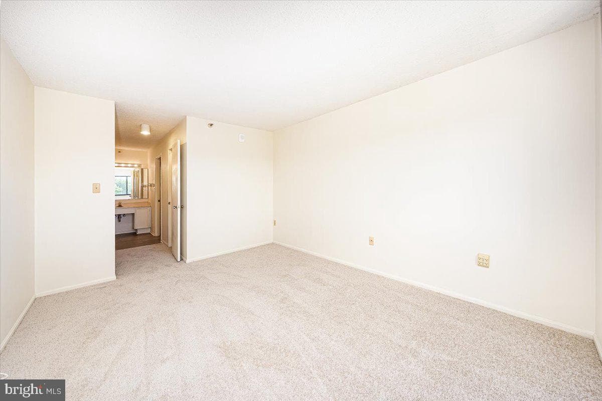 15101 Interlachen Drive #1-807 photo 37