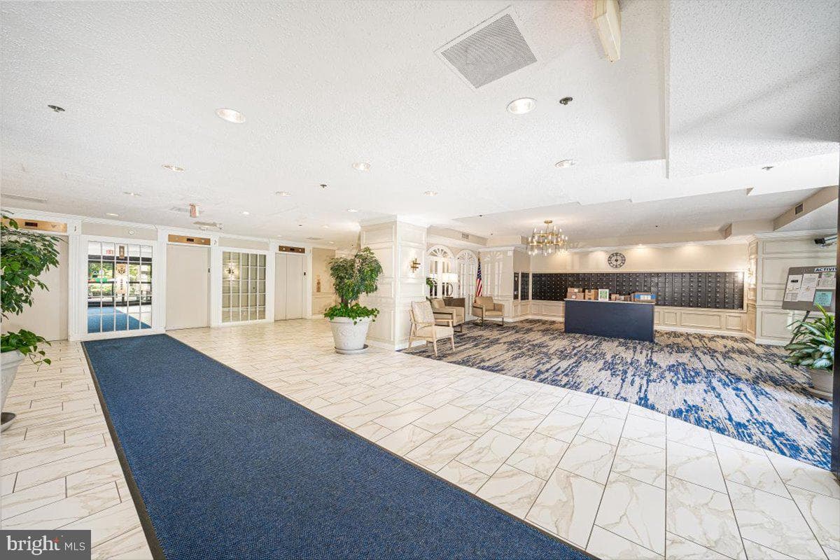 15101 Interlachen Drive #1-807 photo 4