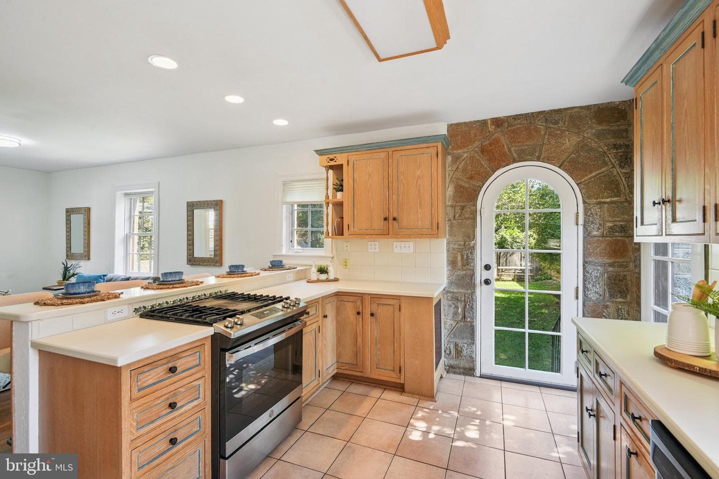 105 Summerfield Road photo 16