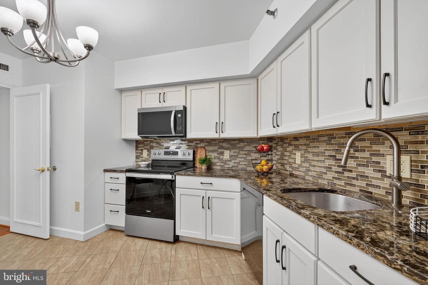 4550 N Park Avenue #814 photo 11