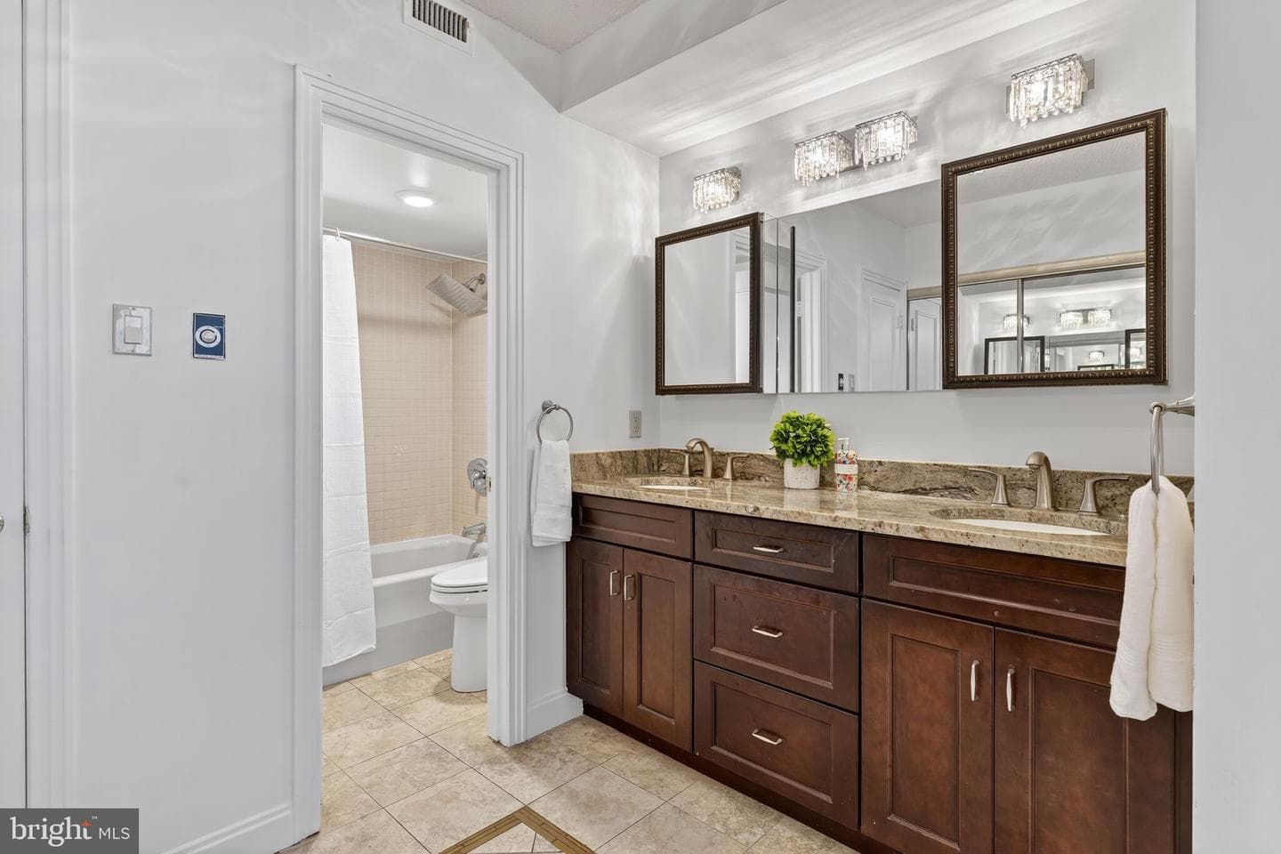 4550 N Park Avenue #814 photo 16