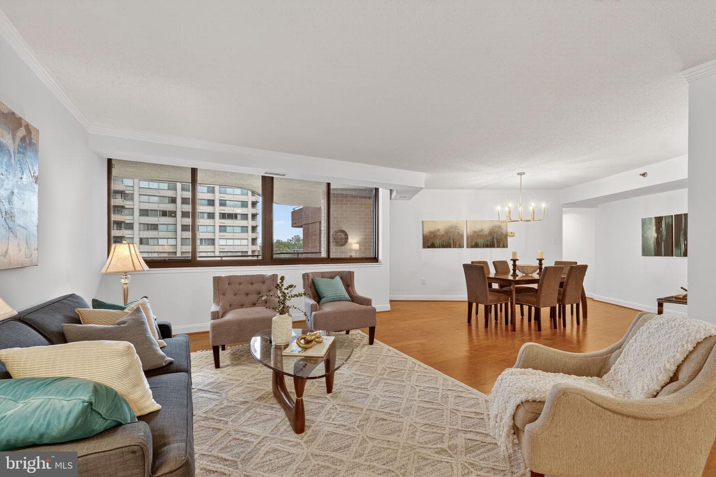 4550 N Park Avenue #814 photo 2