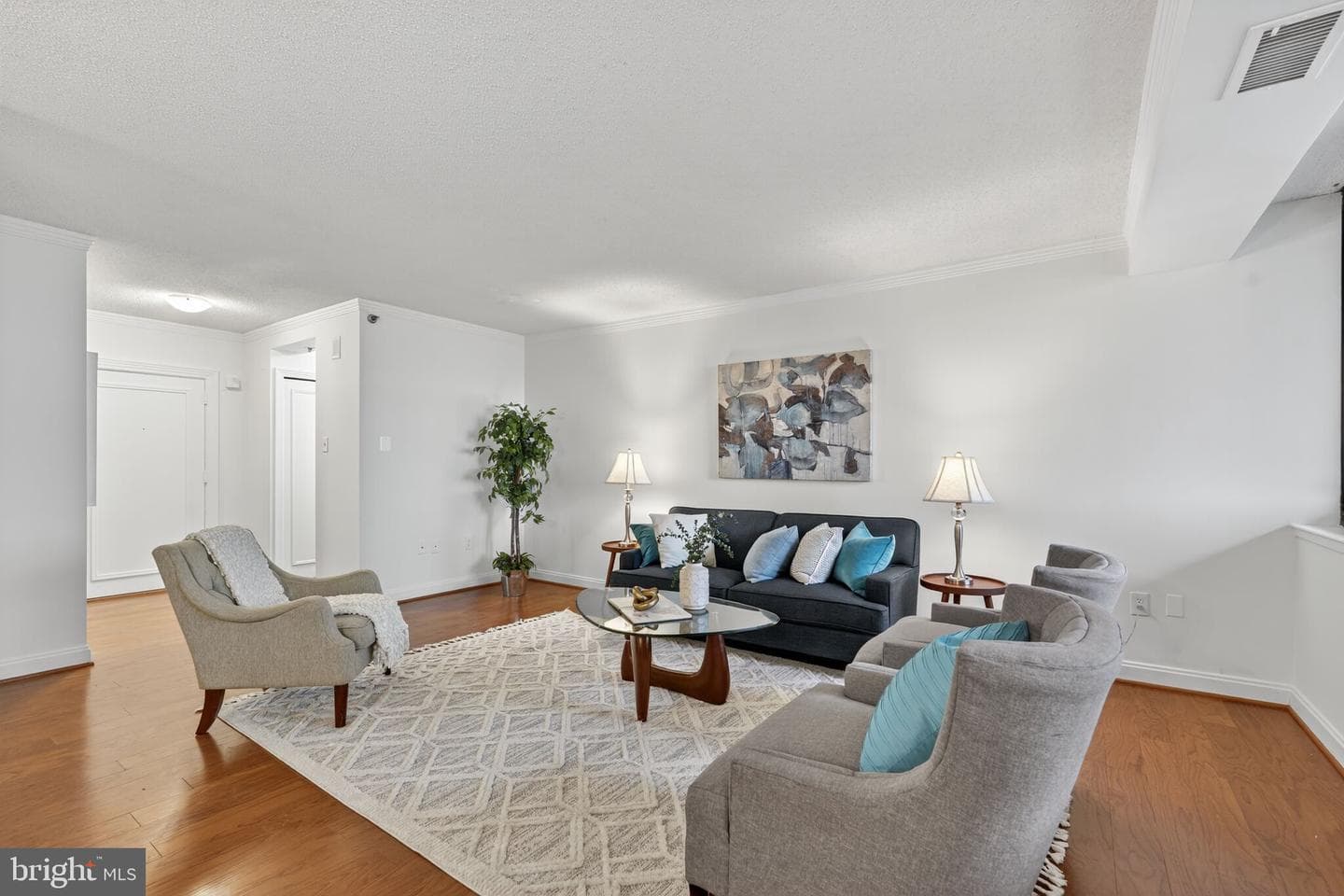 4550 N Park Avenue #814 photo 3