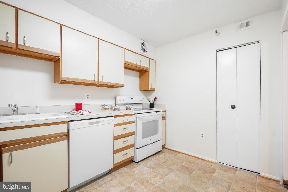 15107 Interlachen Drive #2-321 photo 19