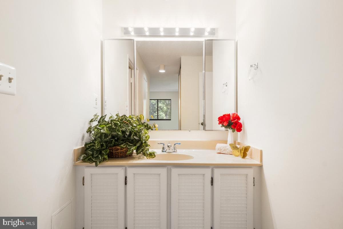 15107 Interlachen Drive #2-321 photo 27