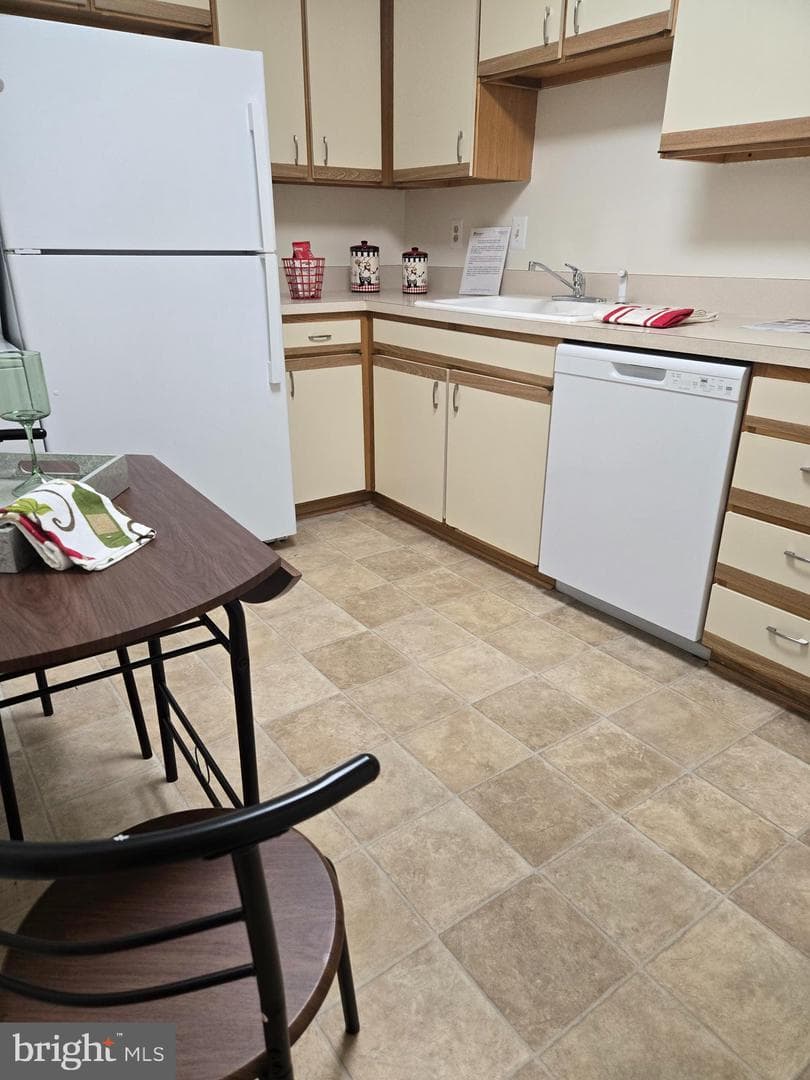 15107 Interlachen Drive #2-321 photo 3