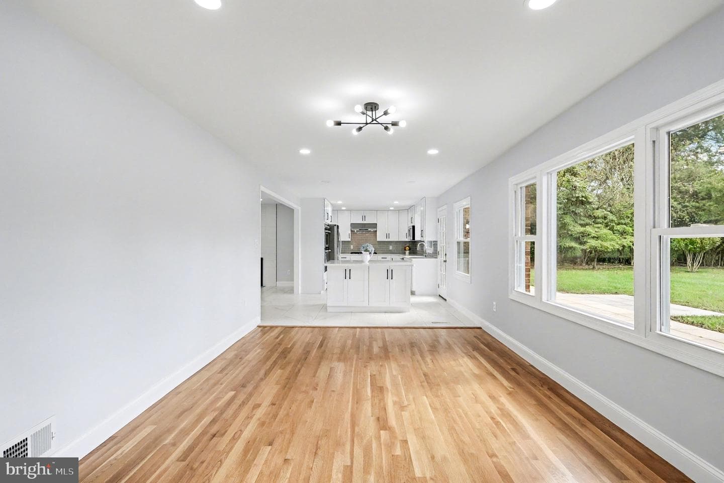 2428 White Horse Lane photo 11