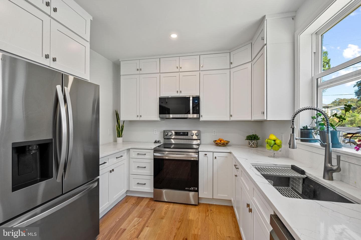 708 Hankin Street photo 9