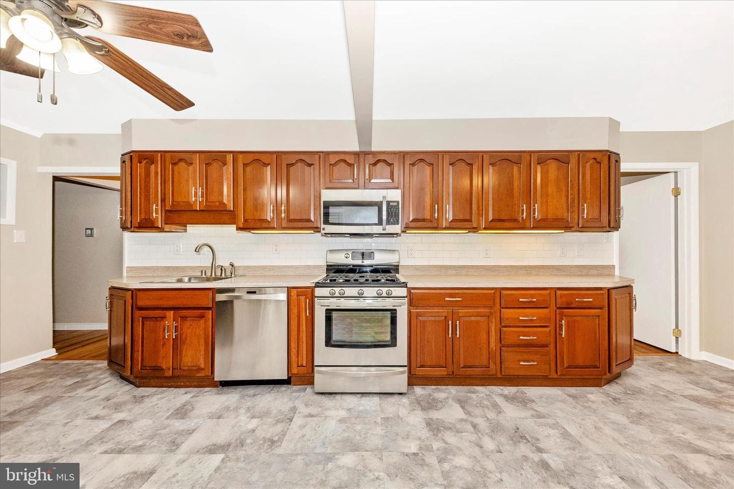 4410 Fernhill Road photo 6
