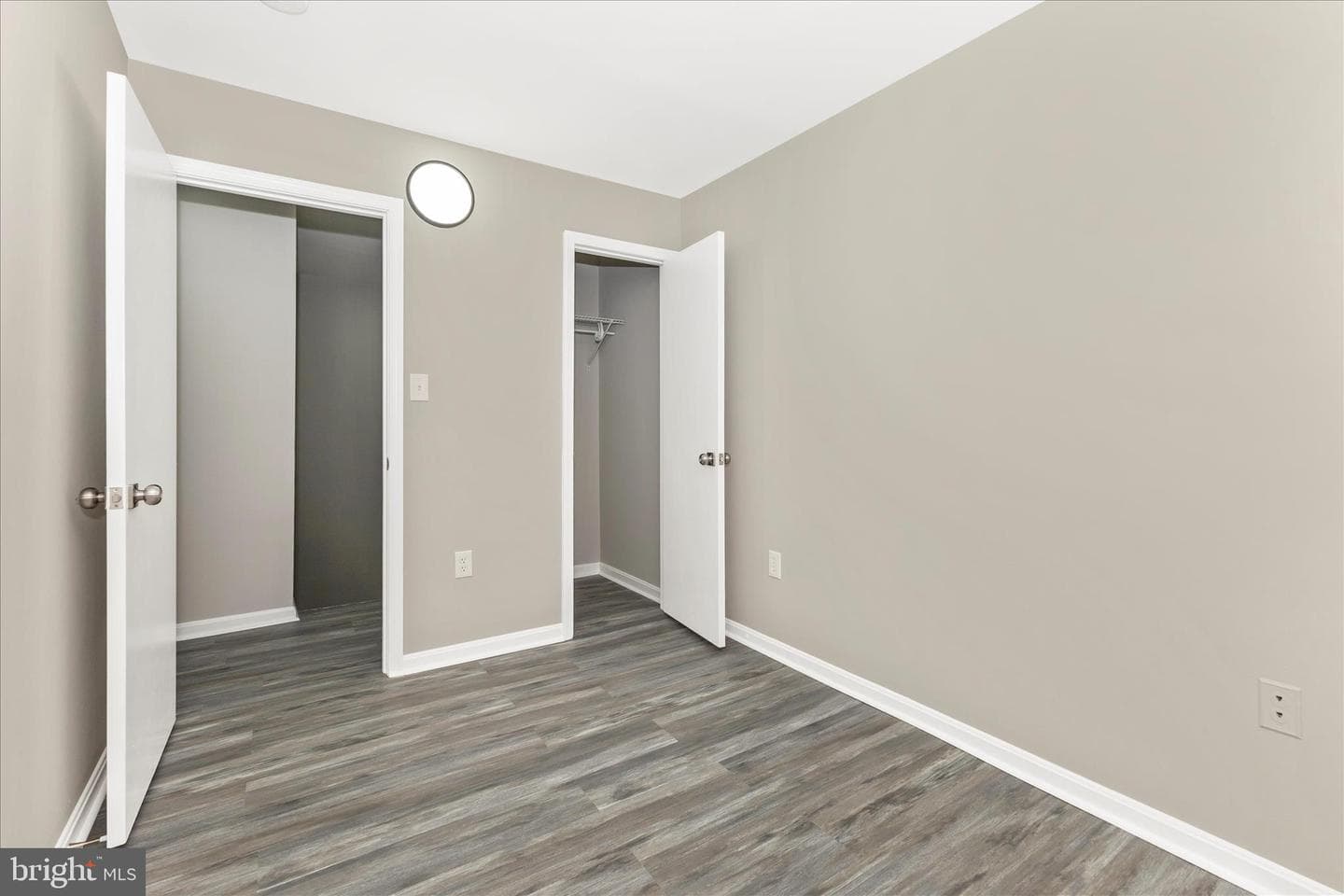 2861 Shepperton Terrace photo 30
