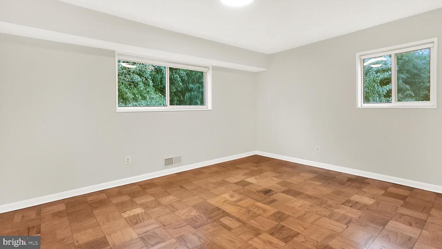 10655 Montrose Avenue #103 photo 19
