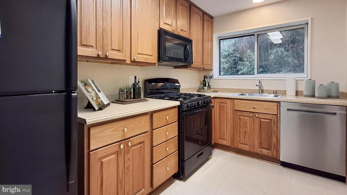 10655 Montrose Avenue #103 photo 4