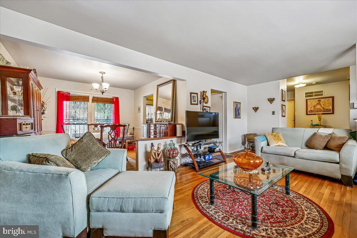 9405 Sierra Street photo 4