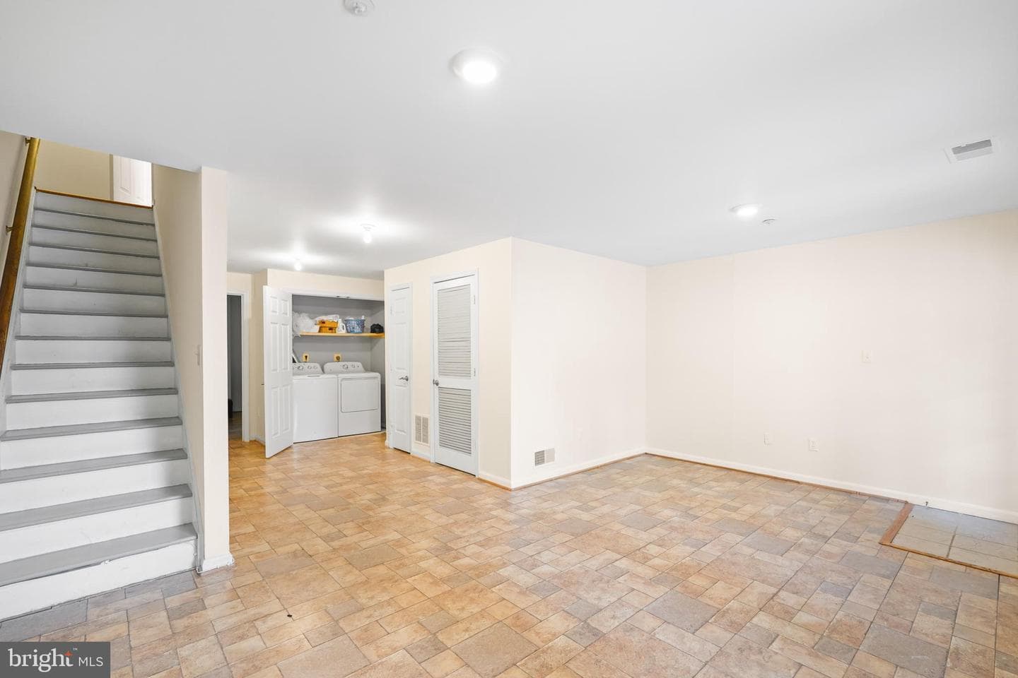 596 Chestertown Street photo 46