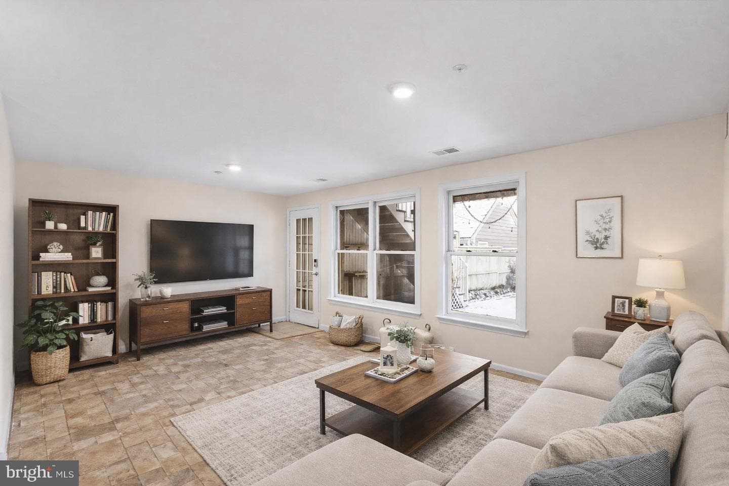596 Chestertown Street photo 57
