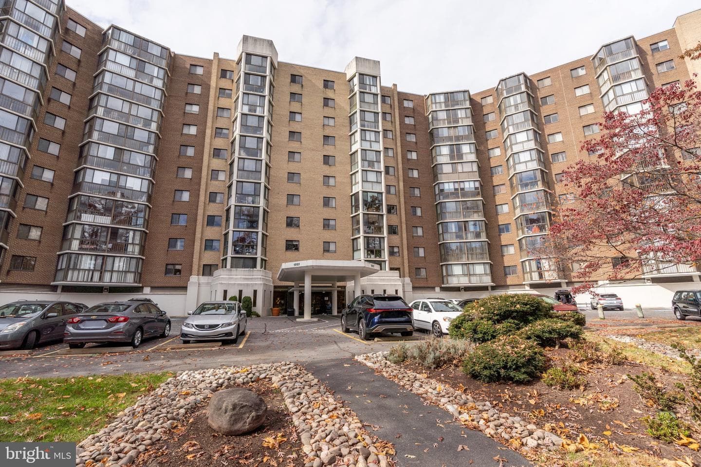 15101 Interlachen Drive #1-612 photo 34