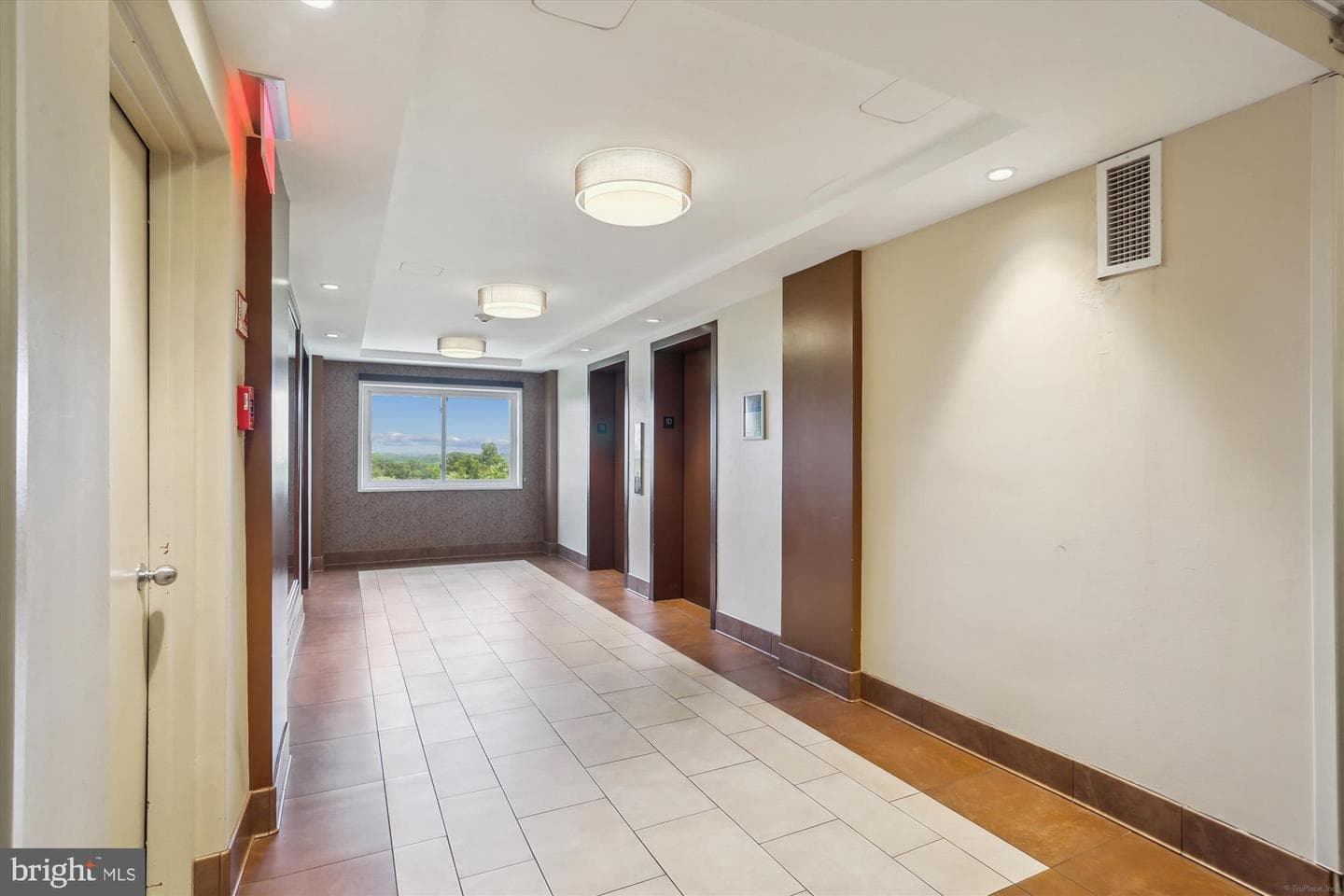 1121 University Boulevard W #907-B photo 5