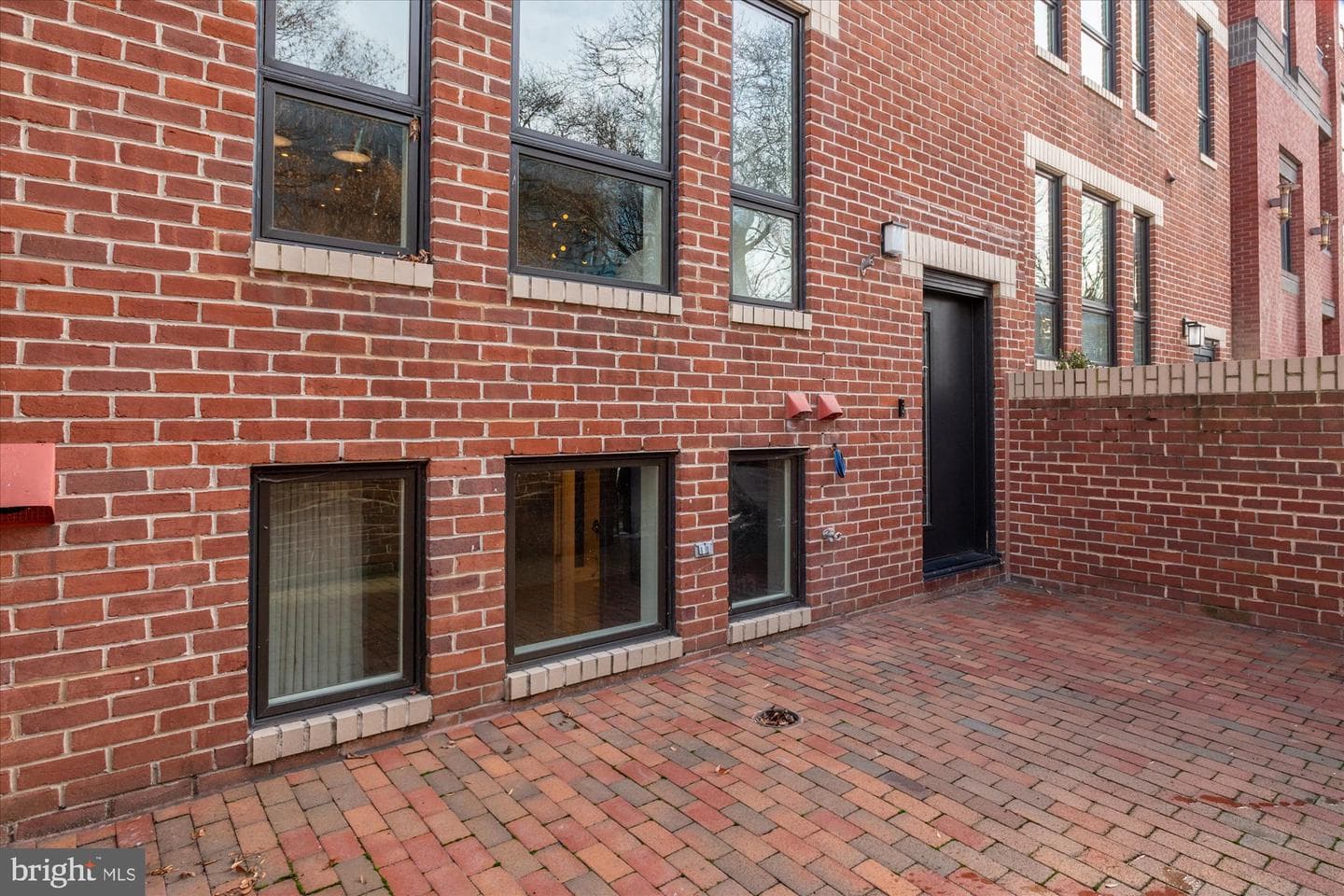 7313 Woodmont Avenue #r photo 29