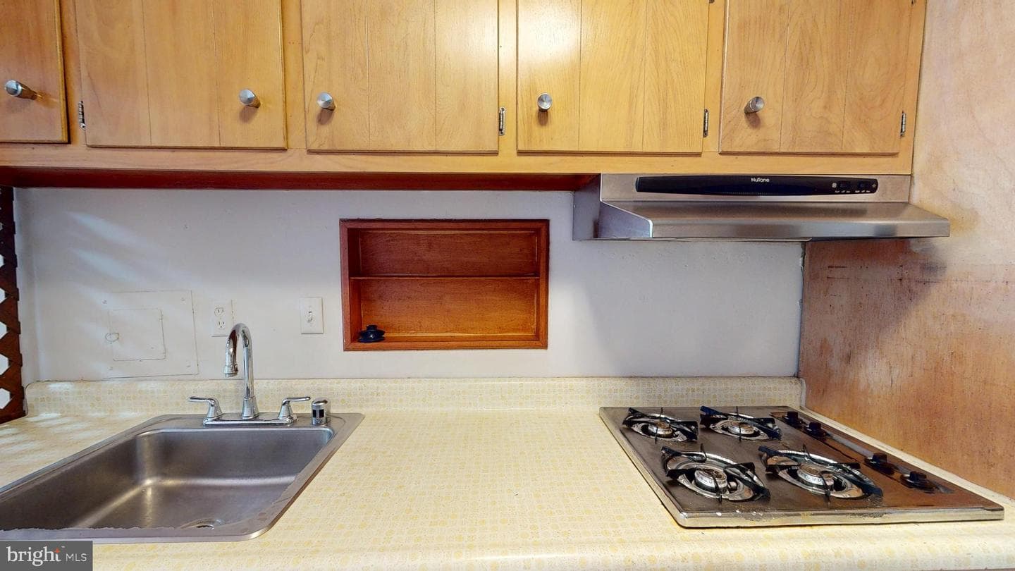 10201 Grosvenor Pl # 527 photo 14