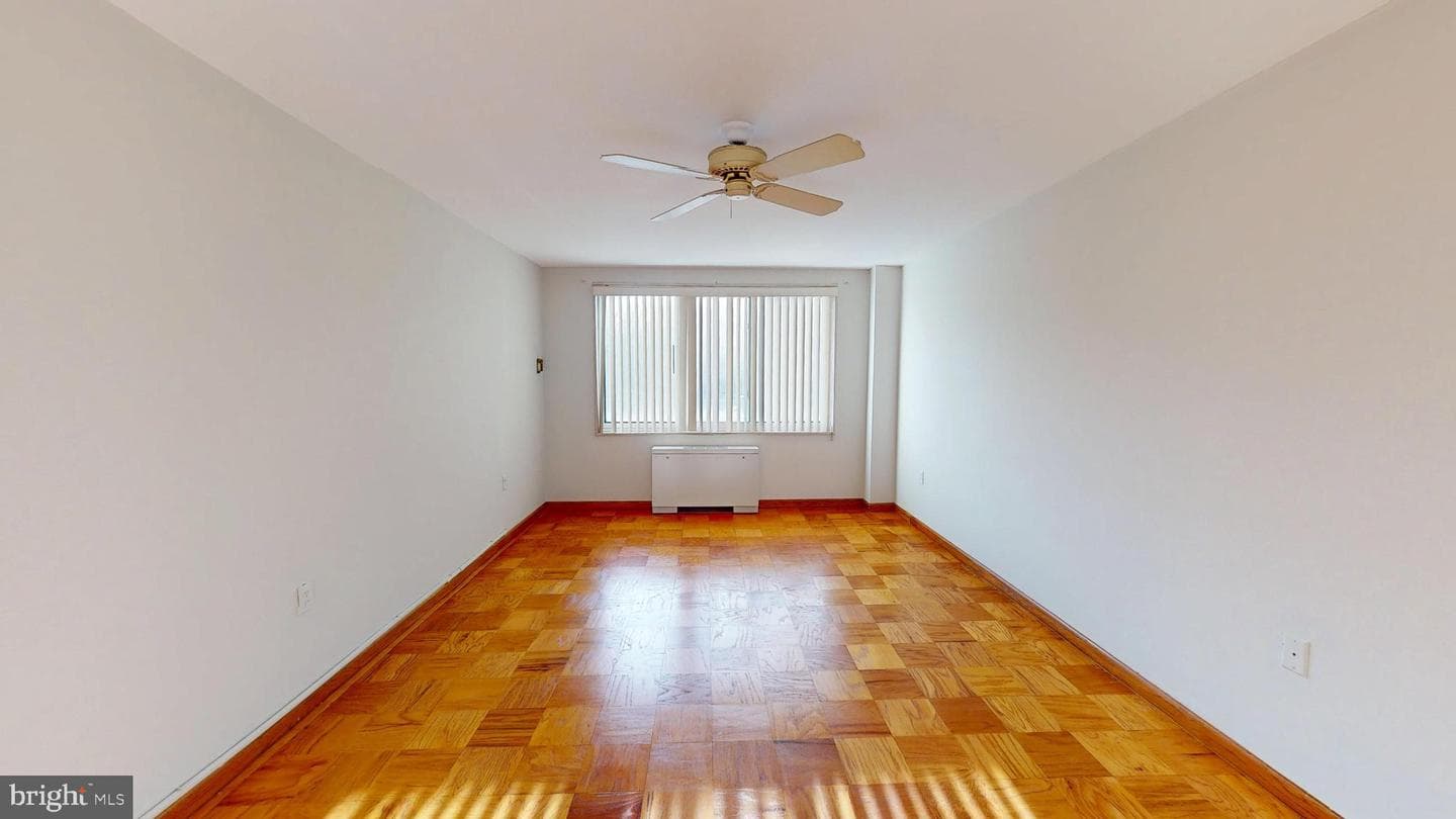 10201 Grosvenor Pl # 527 photo 27