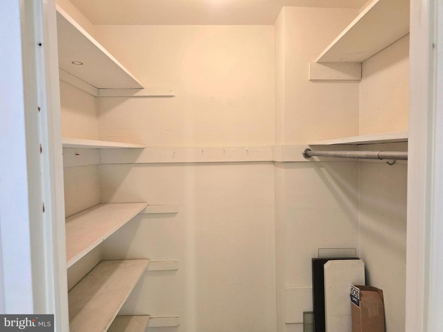10201 Grosvenor Pl # 527 photo 35