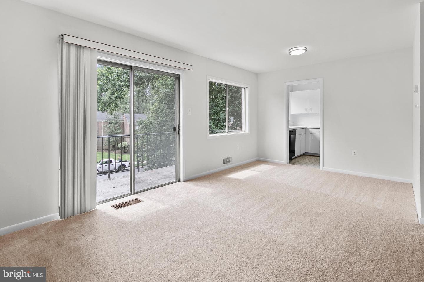 10626 Weymouth Street #204 photo 10