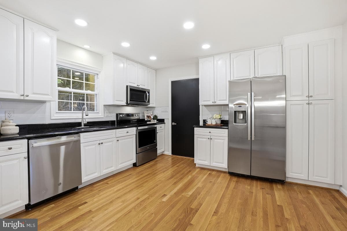 12130 Ambleside Drive photo 11