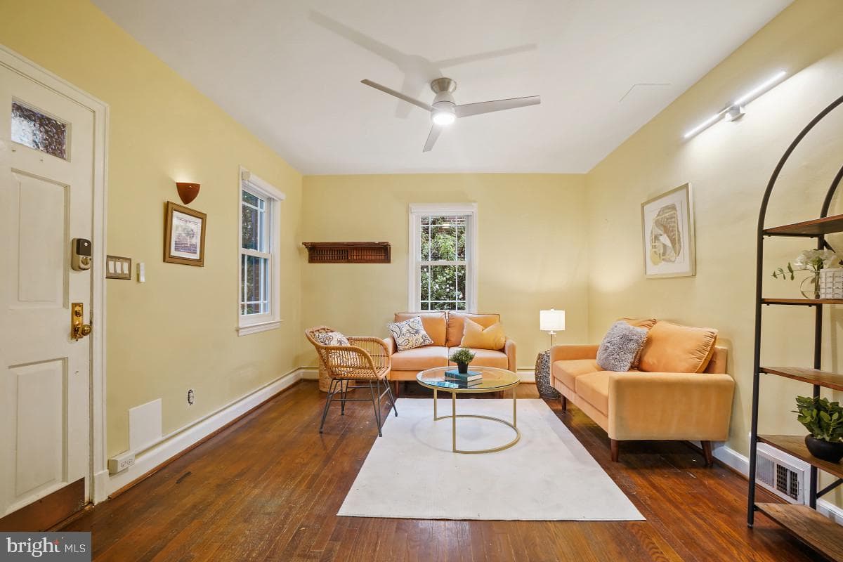 905 Erie Avenue photo 4