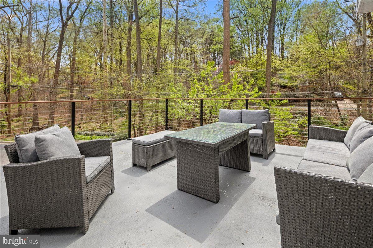 111 Sunnyside Road photo 21
