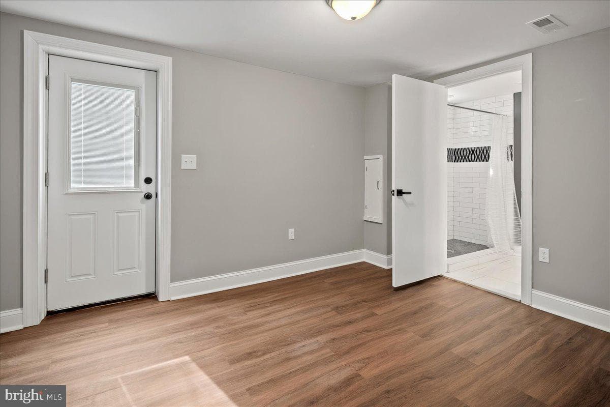 111 Sunnyside Road photo 41