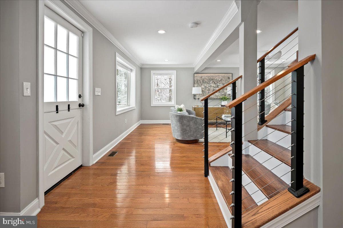 111 Sunnyside Road photo 8