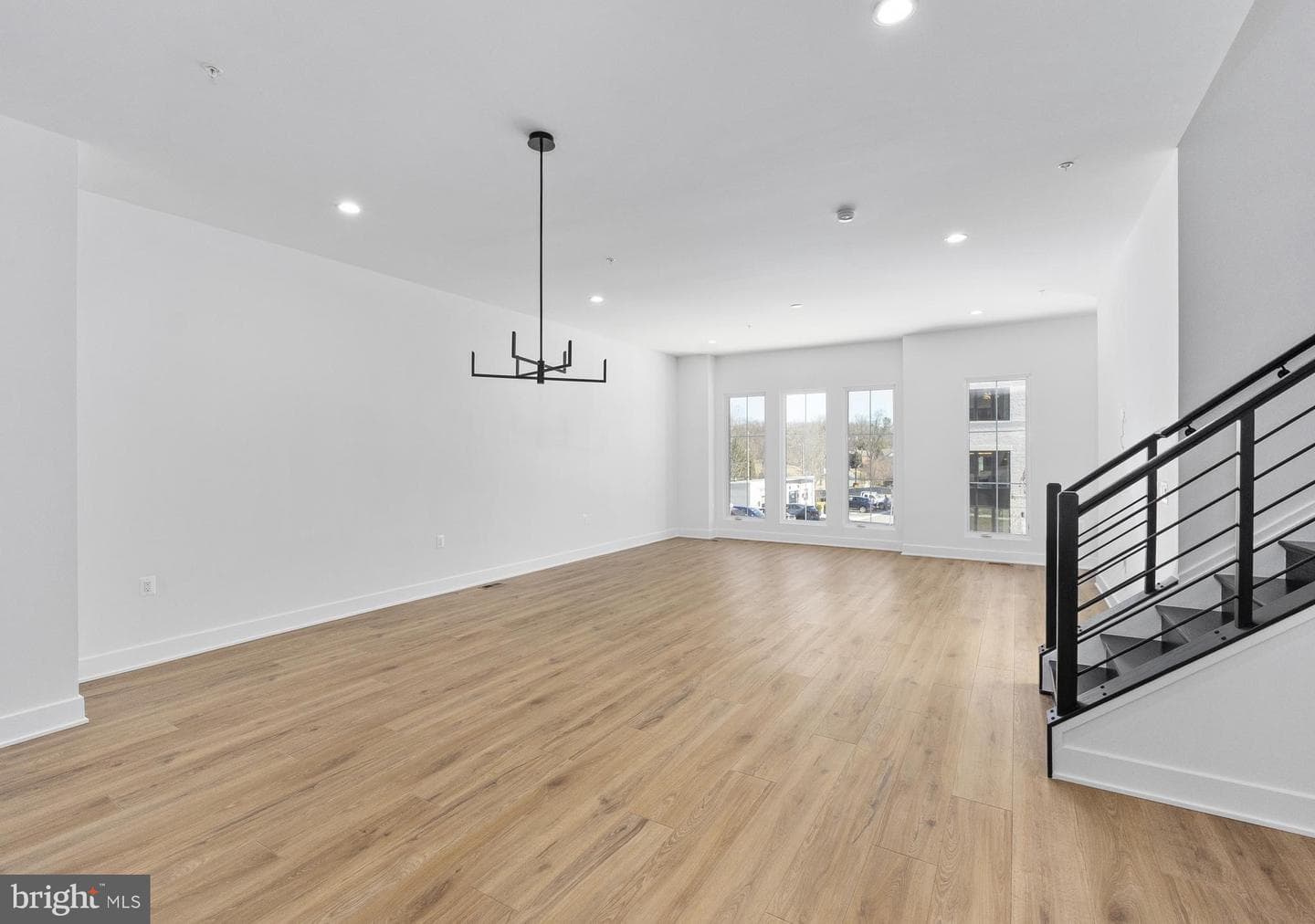 8607 Erdem Place photo 6