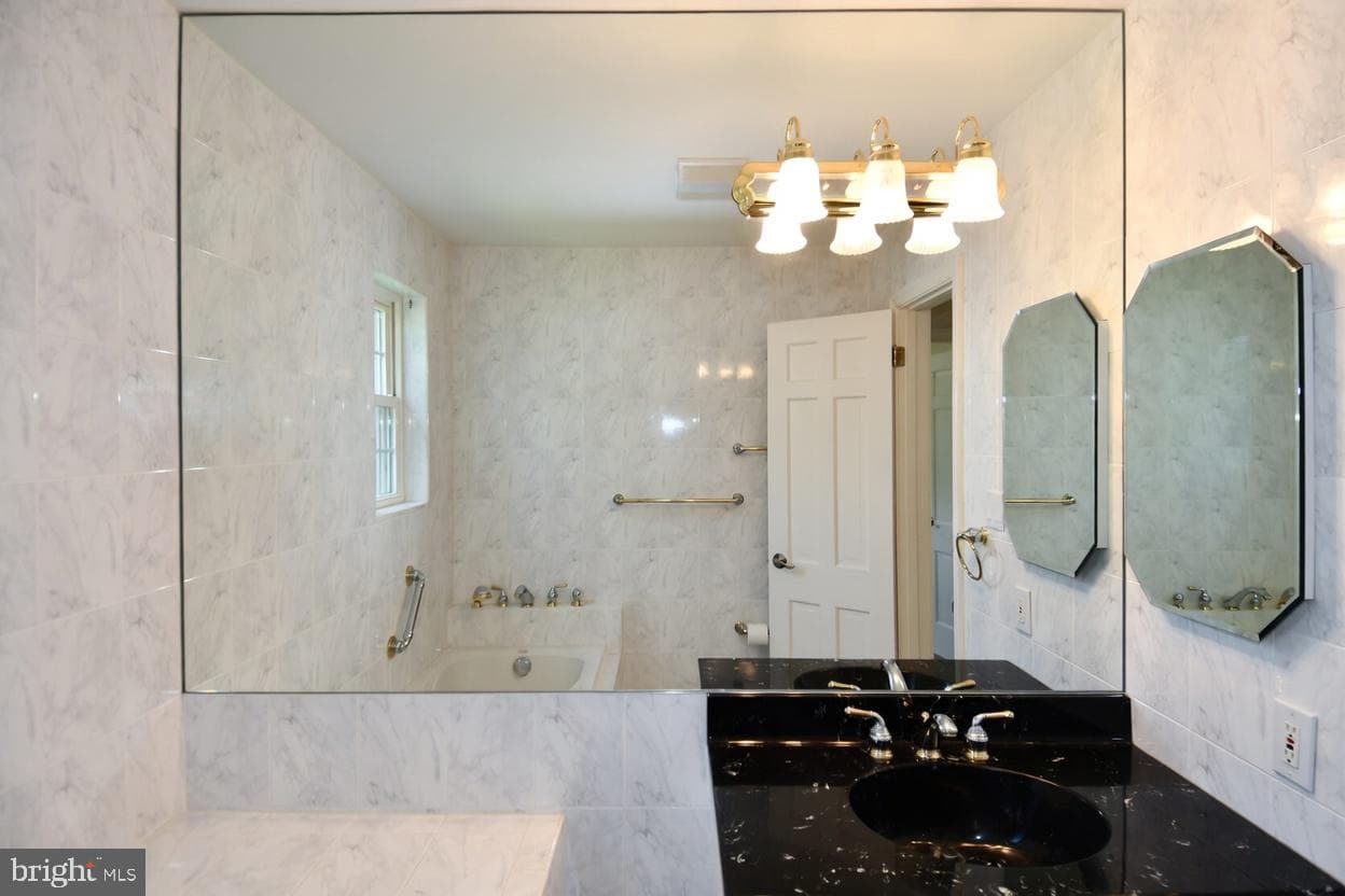 7109 Radnor Road photo 30