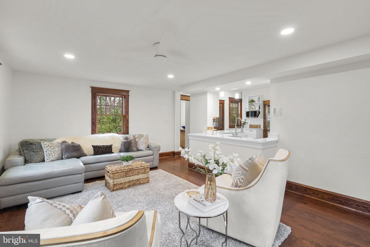 9403 Warren Street photo 19