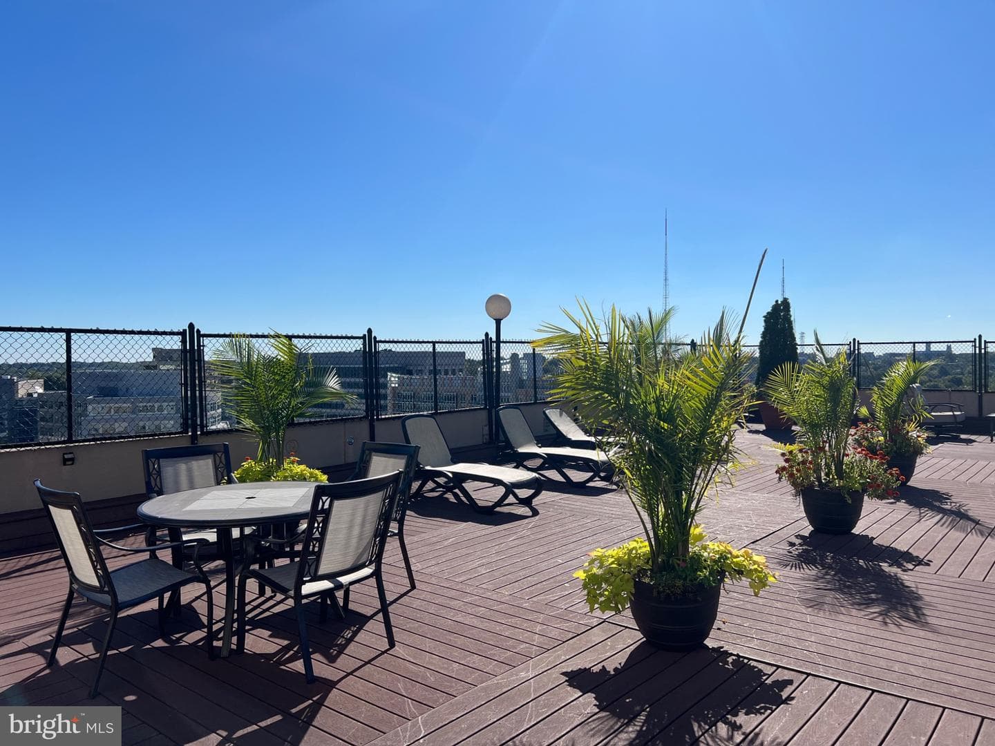 4515 Willard Avenue #609 photo 38