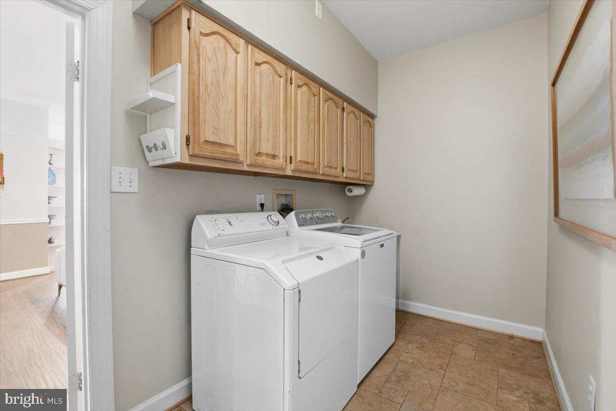 11221 Welland Street photo 22