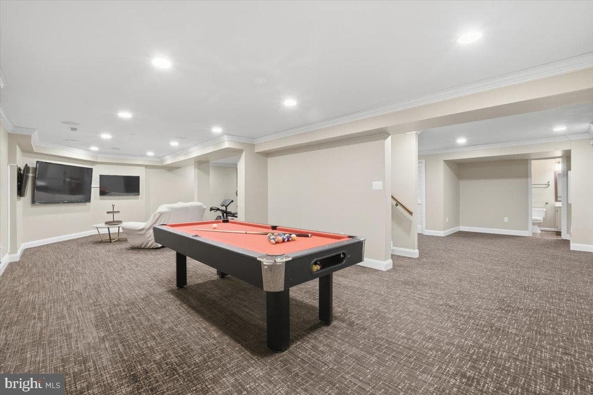 11221 Welland Street photo 50