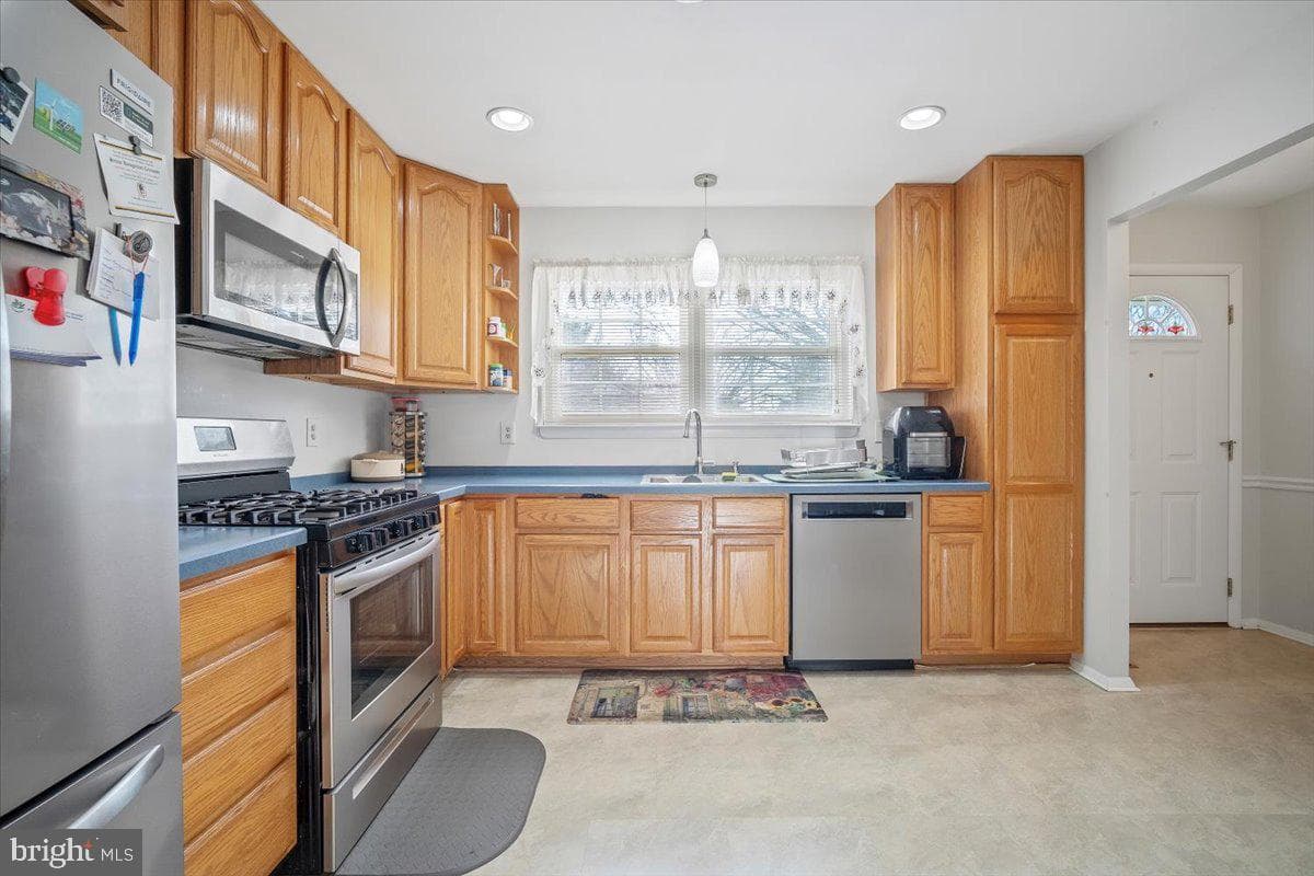 8217 Mountain Laurel Lane photo 3