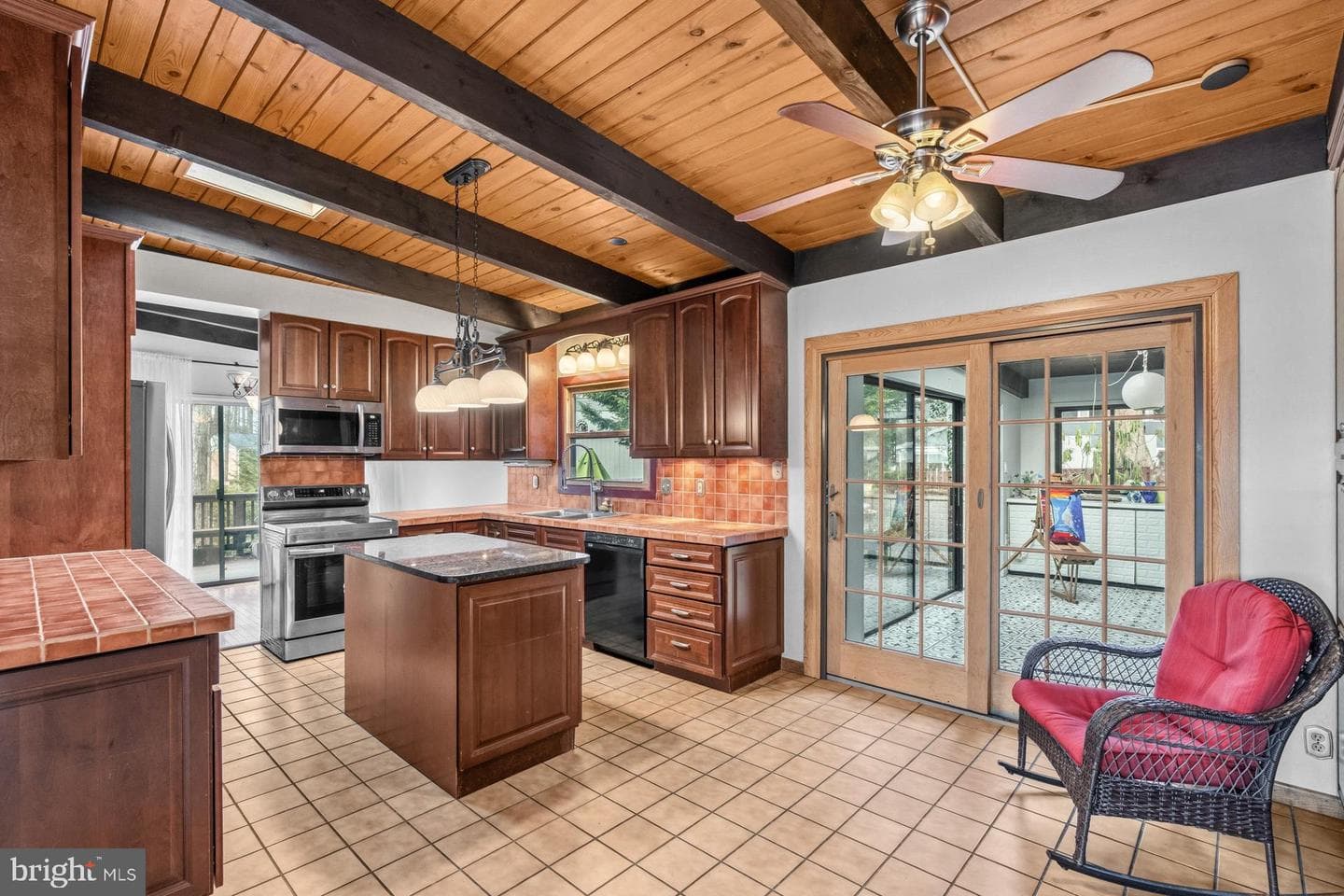 900 Azalea Drive photo 13