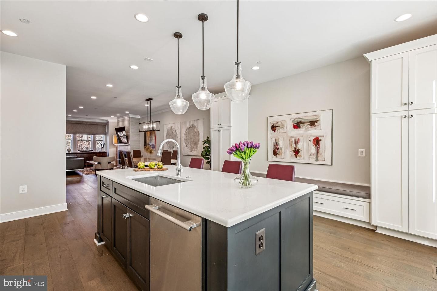 10340 Grosvenor Place photo 10
