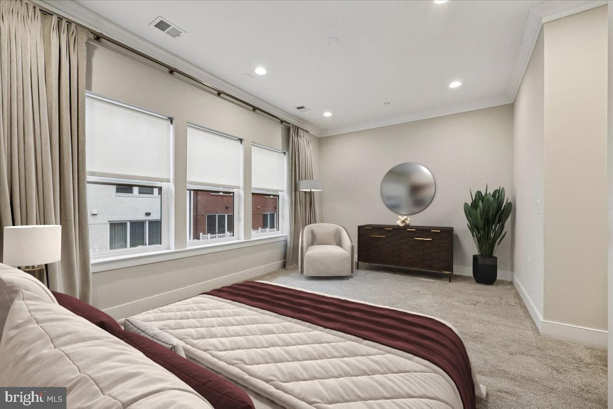 10340 Grosvenor Place photo 23