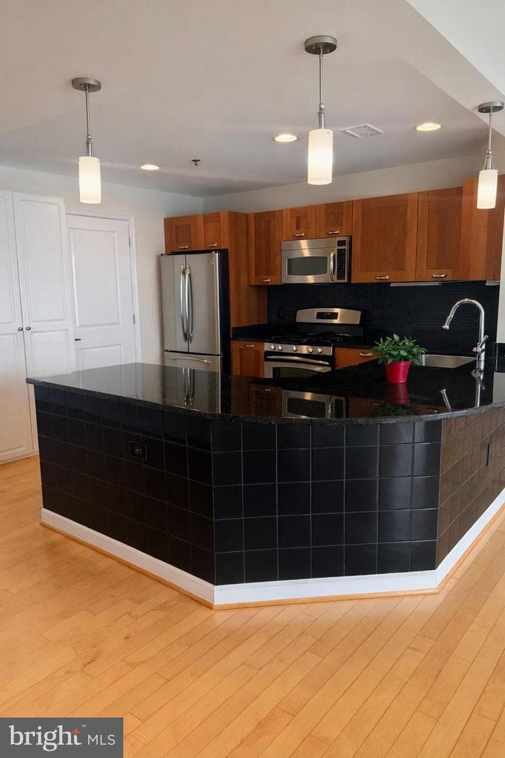 5750 Bou Avenue #812 photo 4