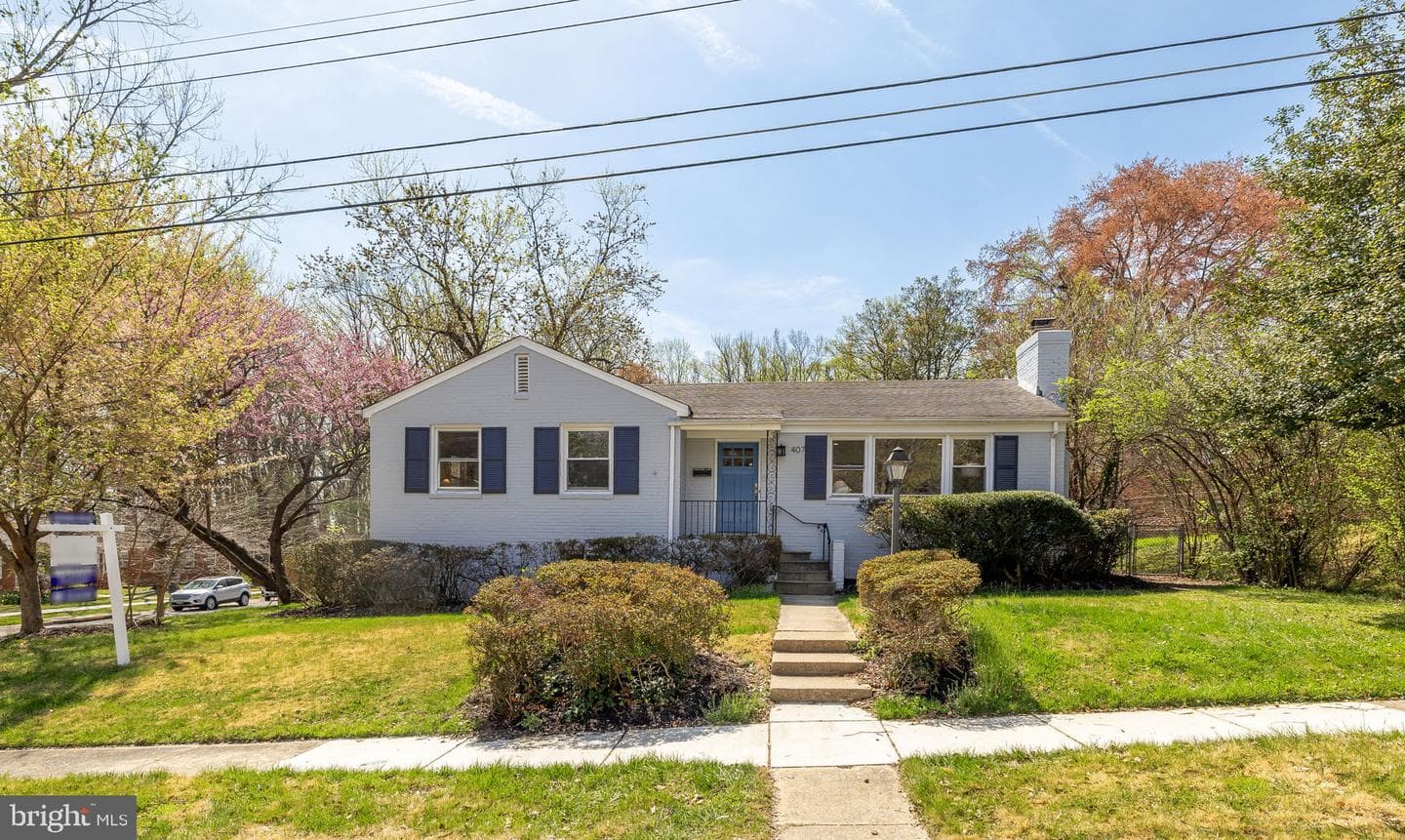 407 Hinsdale Court photo 1