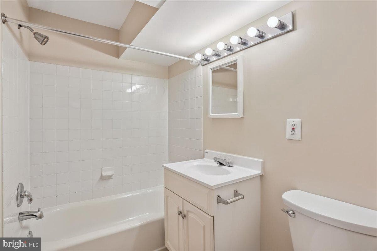 3531 Dartmoor Lane #11 photo 32