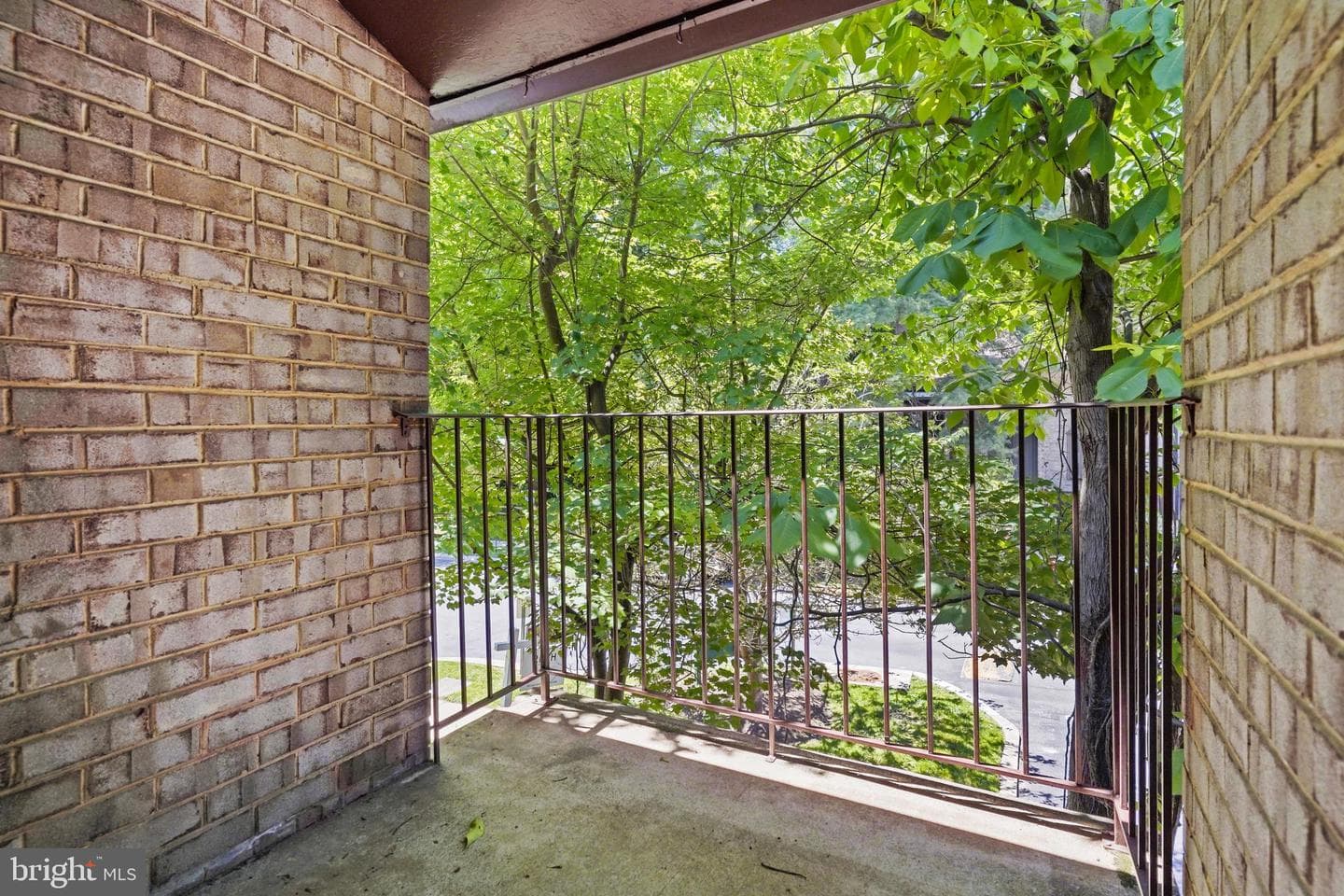 9201 Three Oaks Drive photo 18