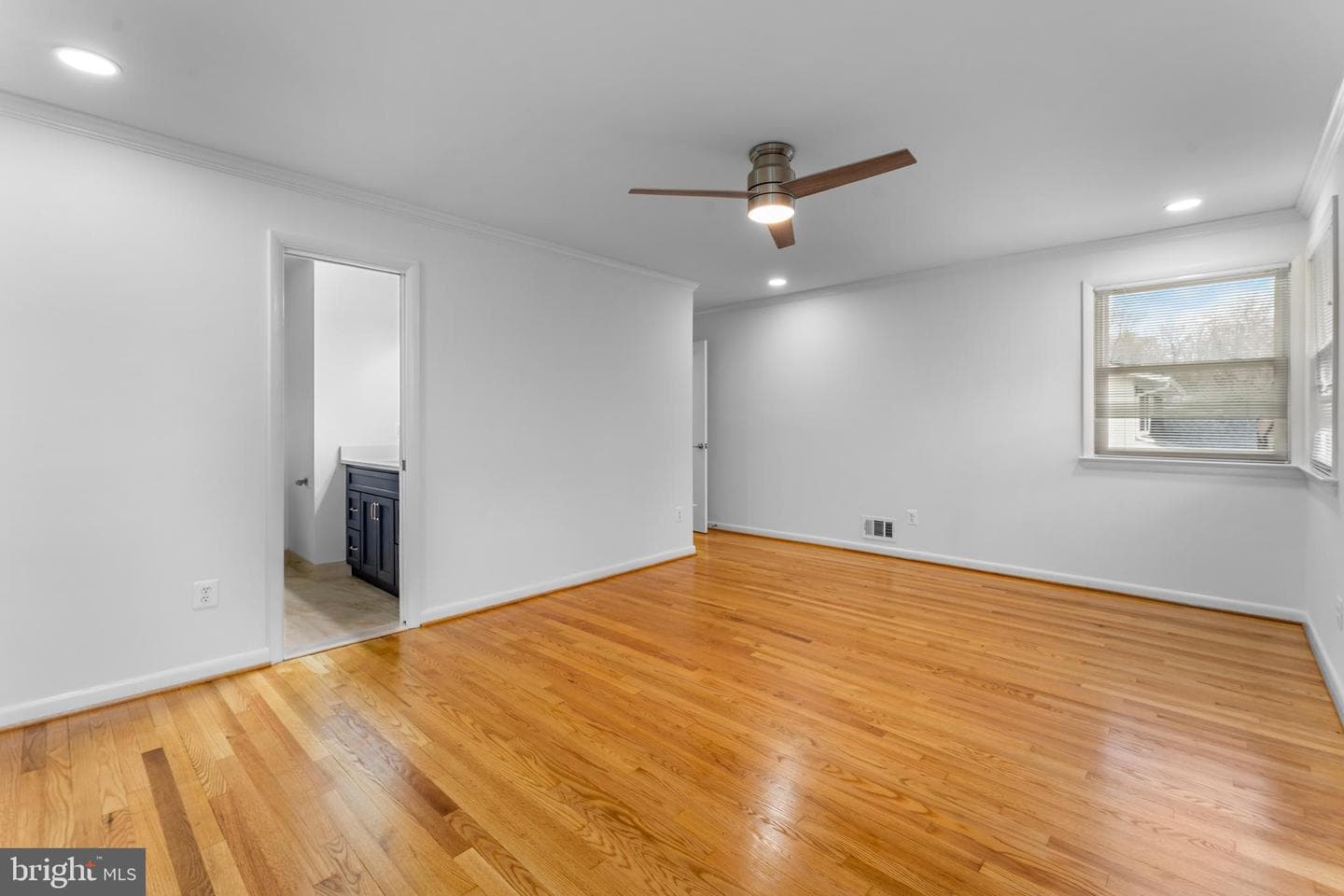 9410 Linden Avenue photo 20